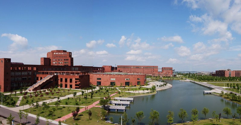 江西師范大學(xué)旭潔洗地機(jī)客戶案例-<a href=http://www.etaobuy.cn target=_blank class=infotextkey>洗地機(jī)生產(chǎn)廠</a>家